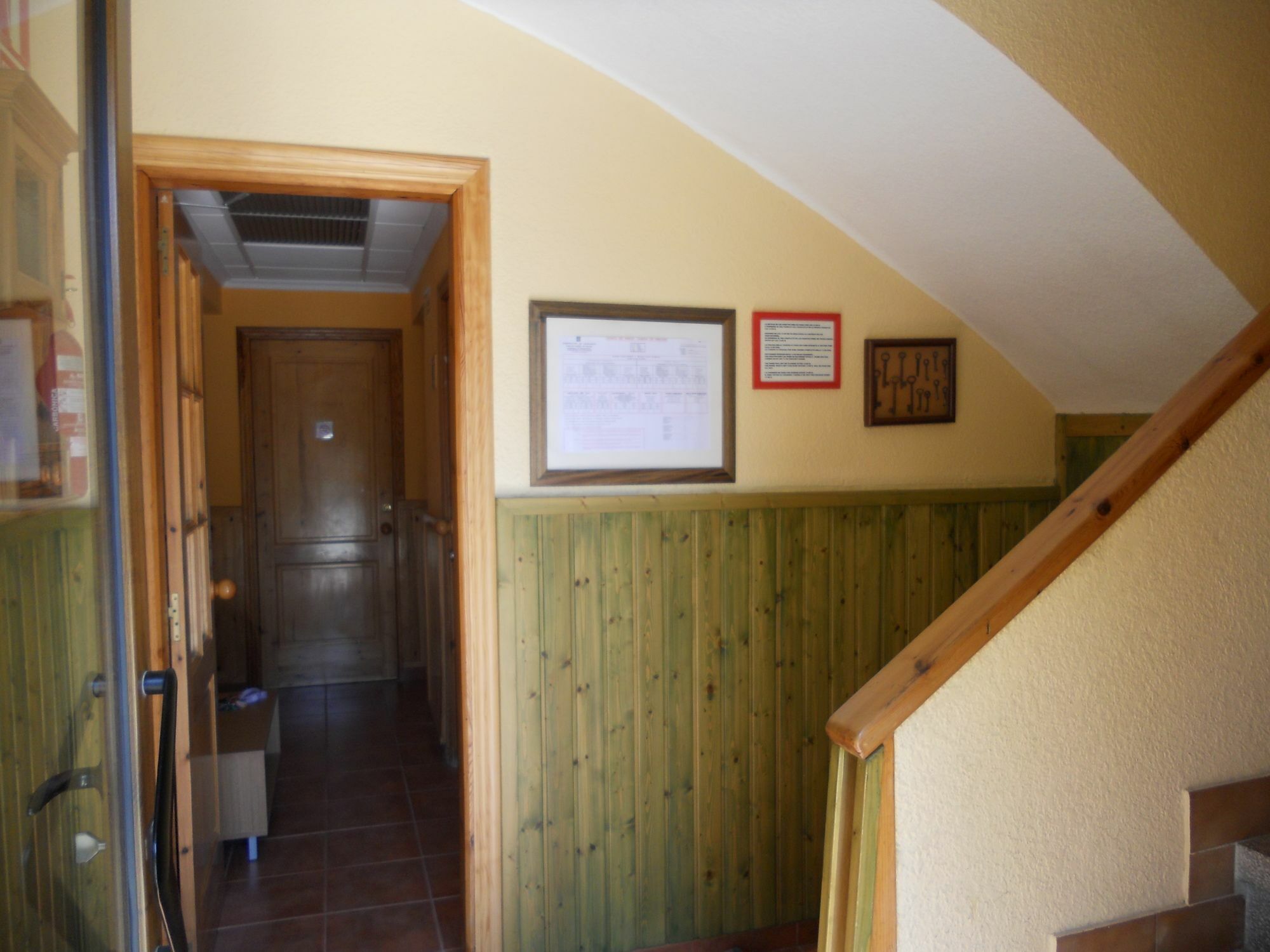 Hostal El Callejon Таррагона Экстерьер фото
