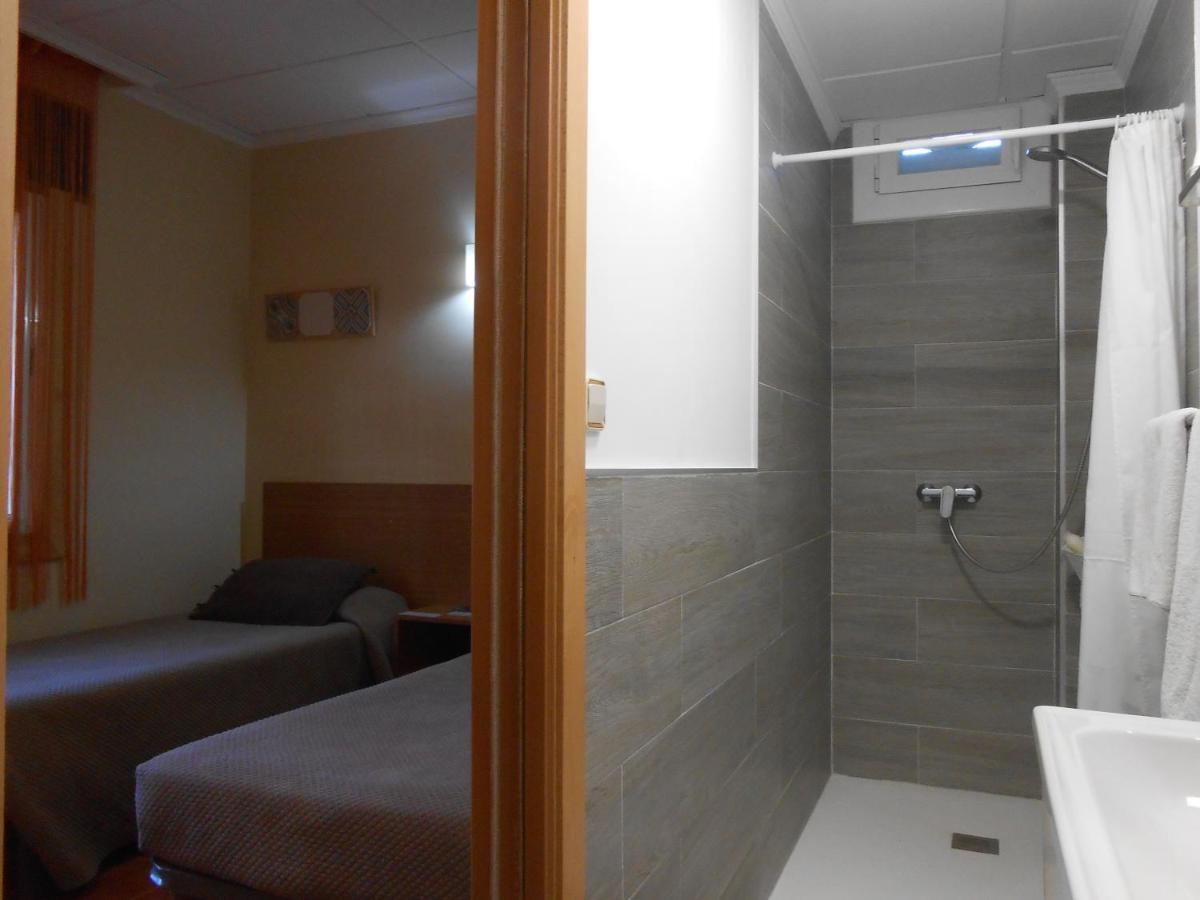 Hostal El Callejon Таррагона Экстерьер фото