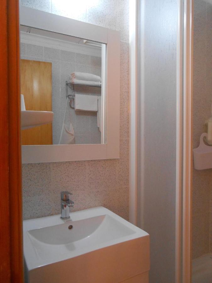 Hostal El Callejon Таррагона Экстерьер фото