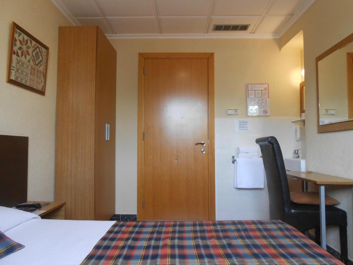 Hostal El Callejon Таррагона Экстерьер фото