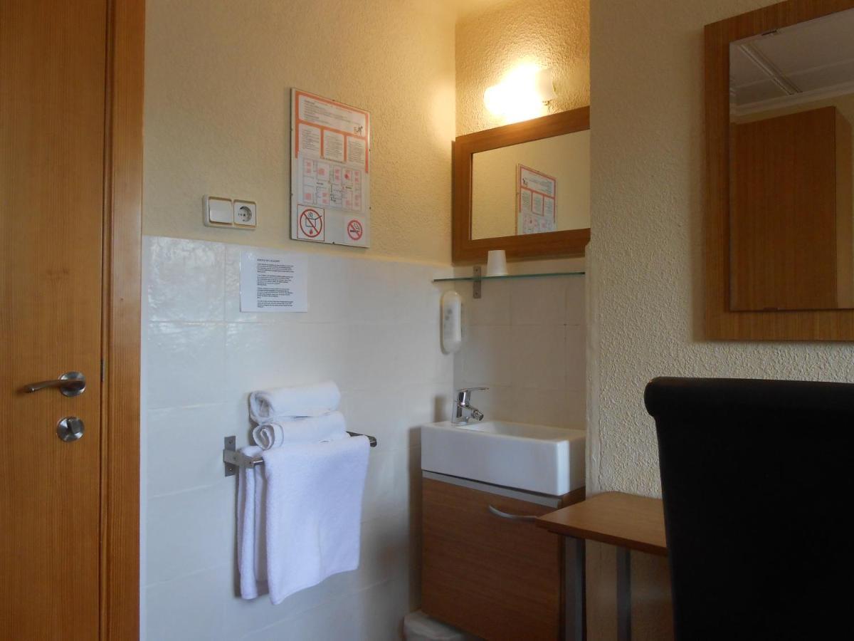 Hostal El Callejon Таррагона Экстерьер фото