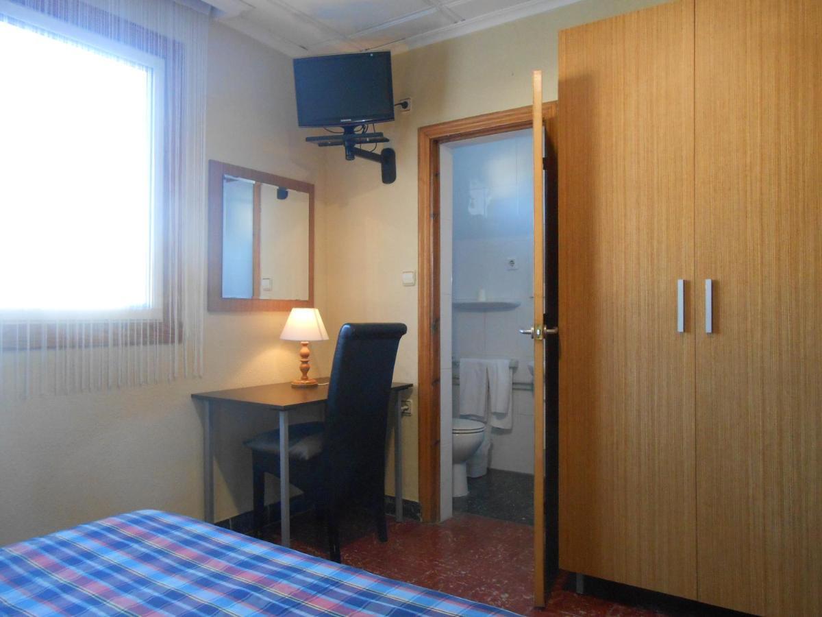 Hostal El Callejon Таррагона Экстерьер фото