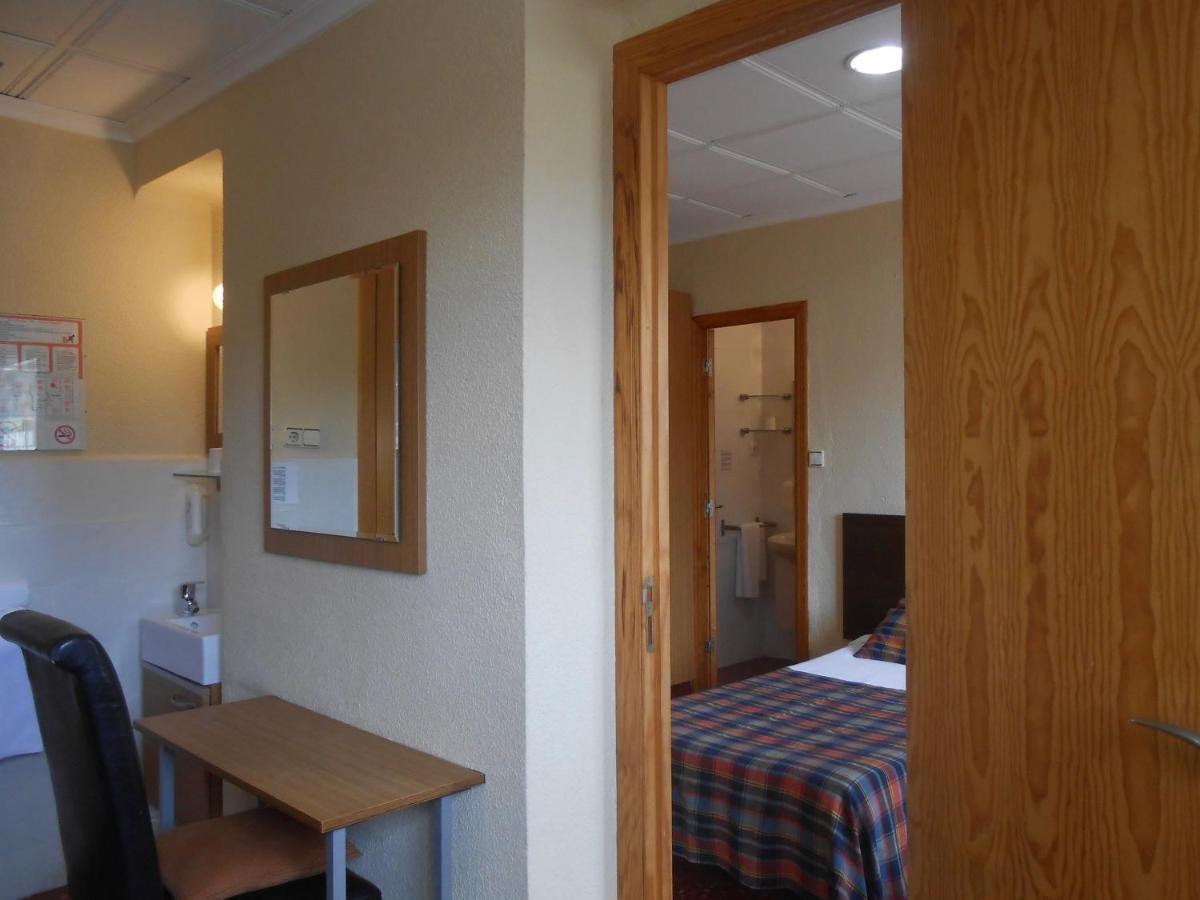 Hostal El Callejon Таррагона Экстерьер фото