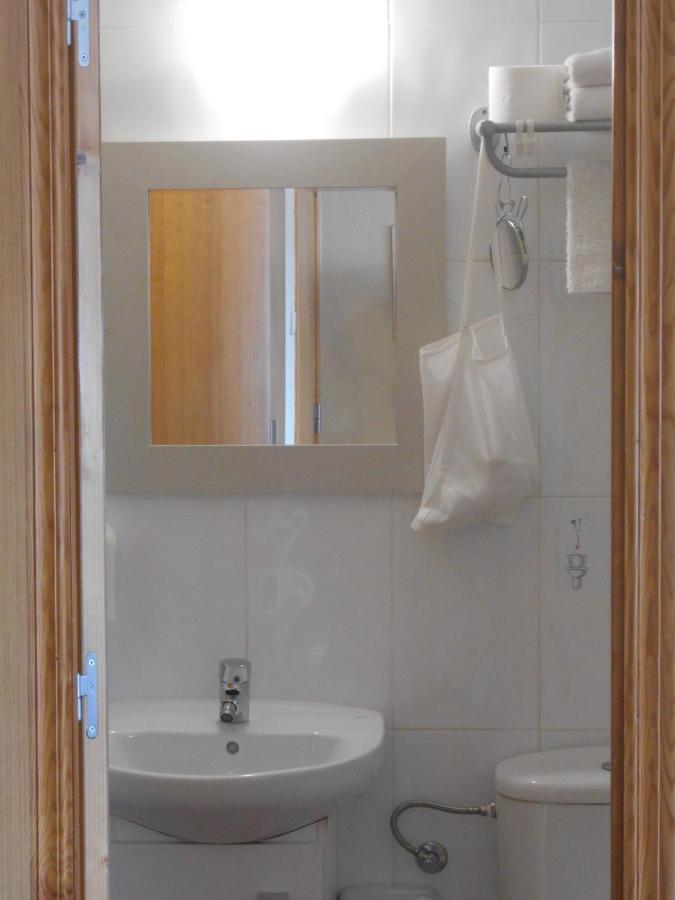 Hostal El Callejon Таррагона Экстерьер фото