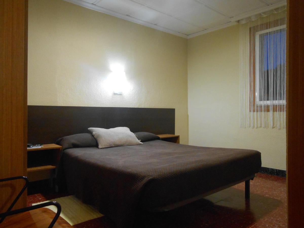 Hostal El Callejon Таррагона Экстерьер фото