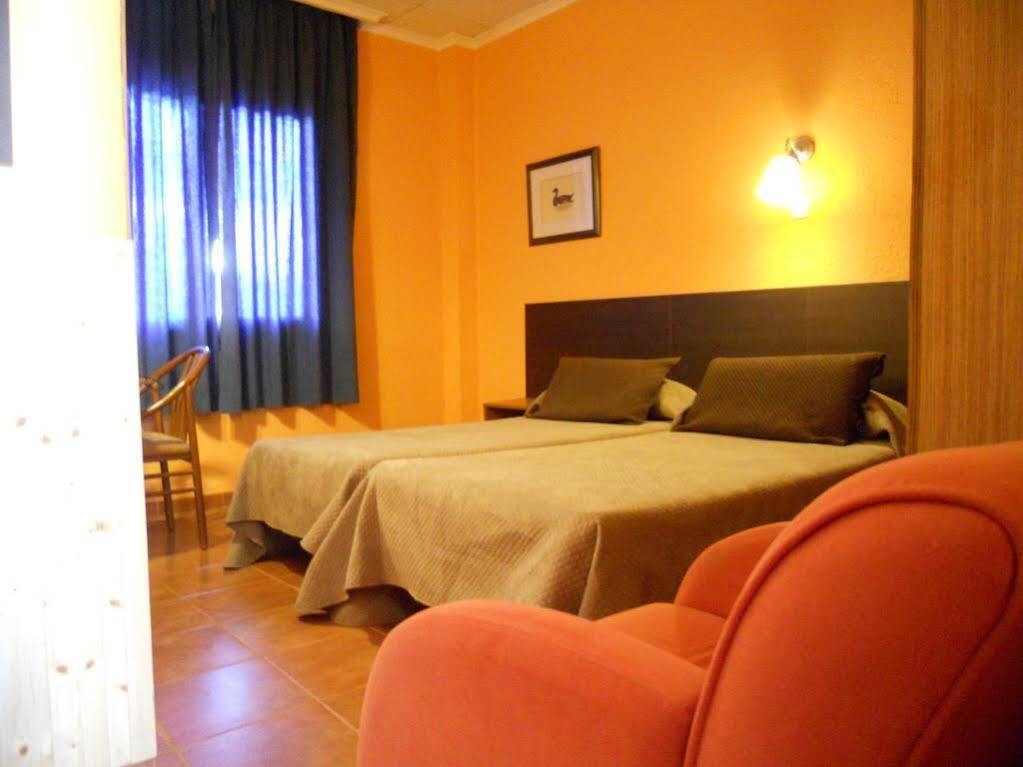 Hostal El Callejon Таррагона Экстерьер фото
