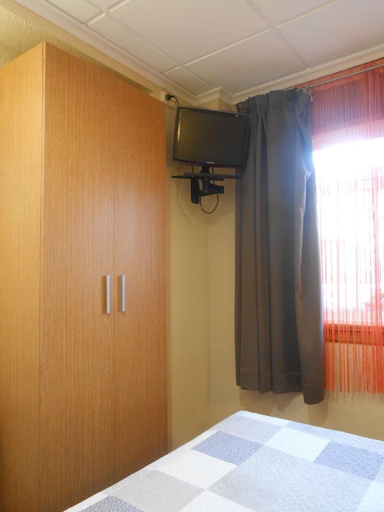 Hostal El Callejon Таррагона Экстерьер фото